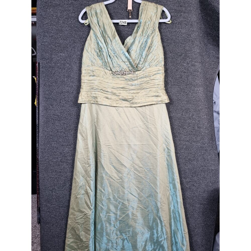Sleeveless V-Neck Maxi Dress in Pale Green and Aqua
